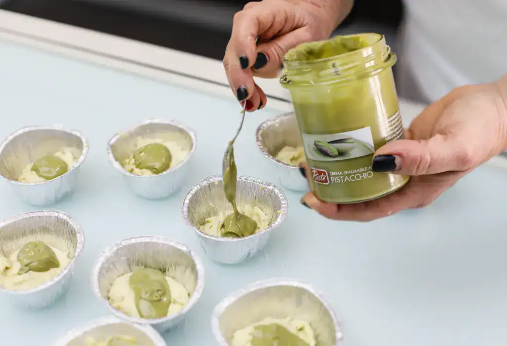 Crema di Pistacchio Artigianale Crema di pistacchio siciliano in vasetto, pronta per dolci e spalmate.
