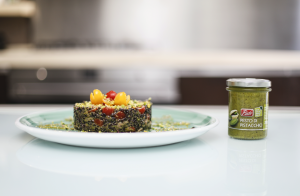 Ricetta Riso venere al salmone e pesto di pistacchi