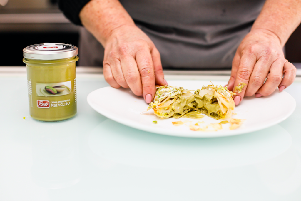Ricetta Triangolini ripieni di crema di pistacchio